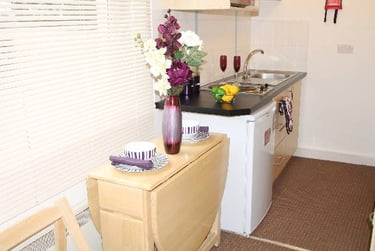1 bed studio, Studio 3, the cube, 5 gibbon lane, Near university, Plymouth, PL48EB - Image 1